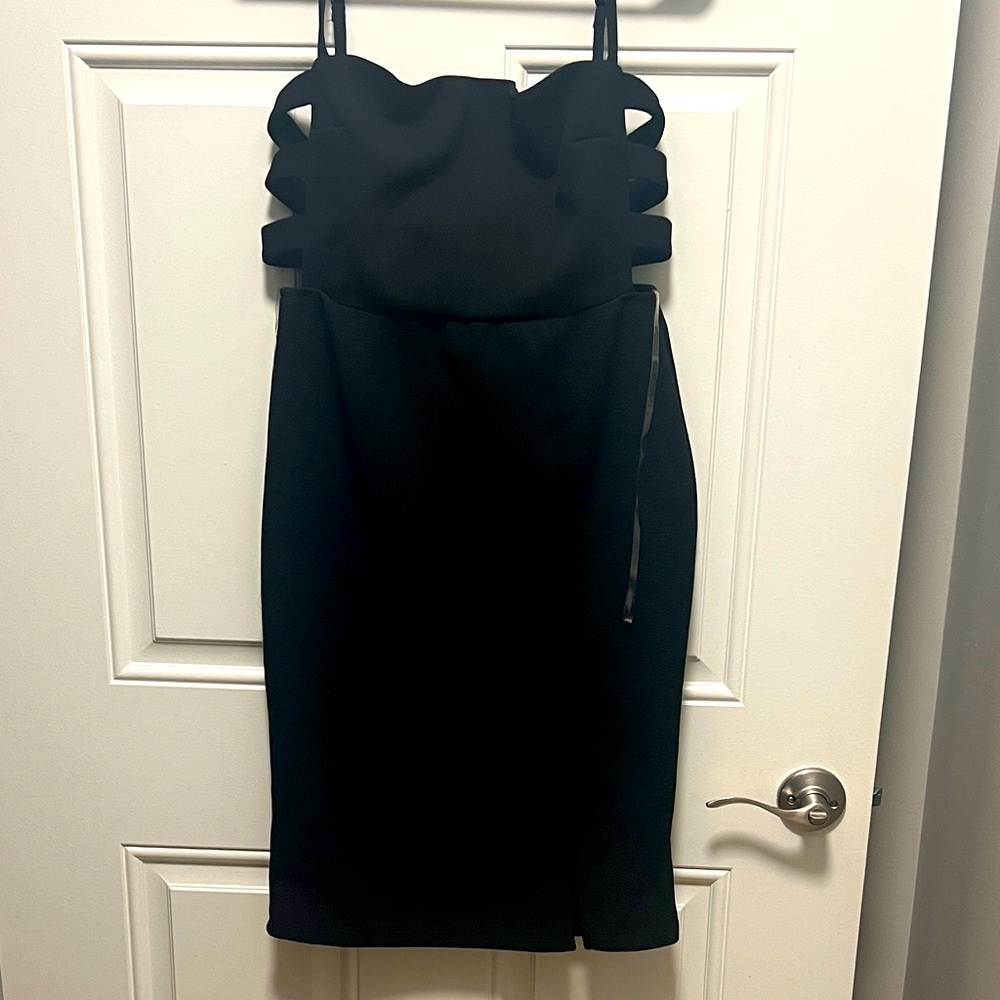 Trixxi Black Dress NWT adjustable straps $10
Sz L